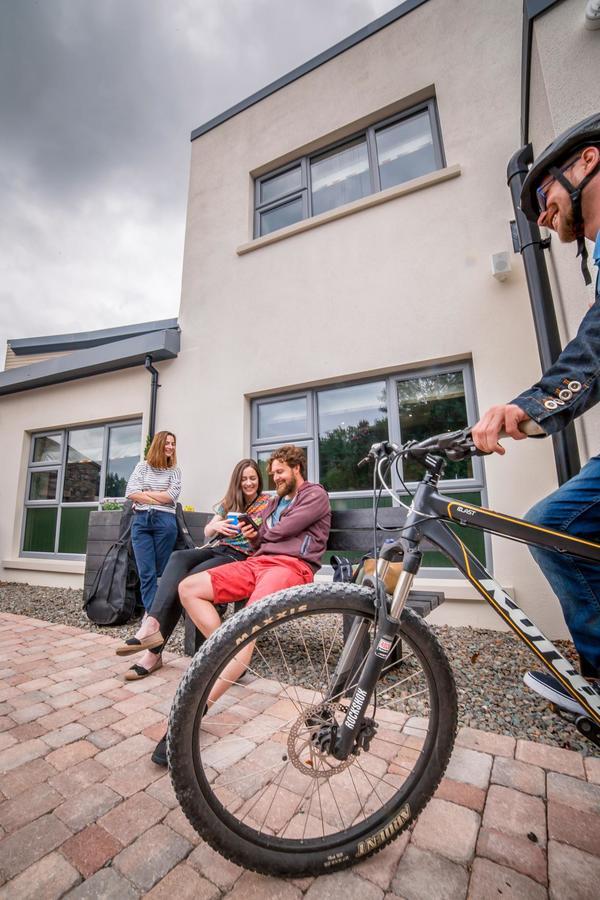 Wild Atlantic Hostel Leenaun Eksteriør bilde